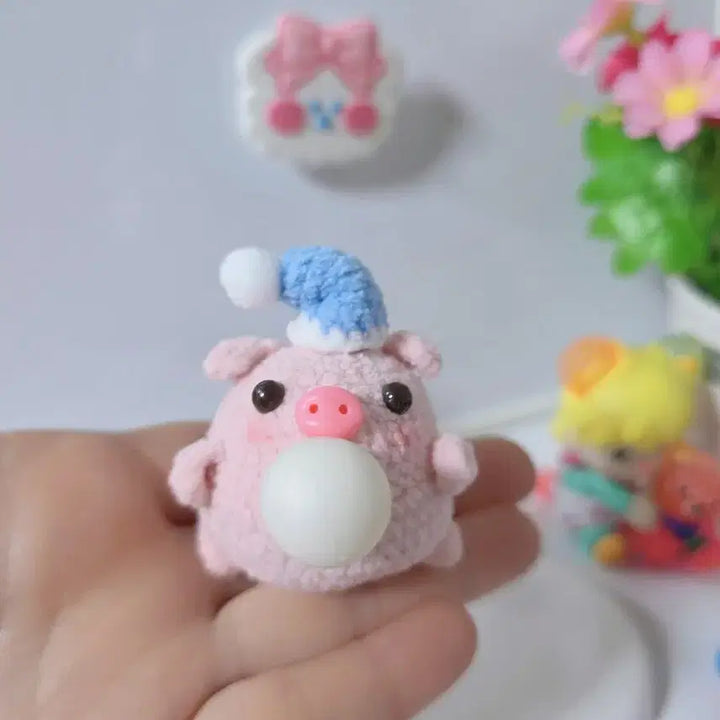 [BUNJANG] Handmade Crochet Pig Keychain/Bag Charm / 손뜨개 귀여운 풍선 부는 돼지 뜨개 인형 키링/가방고리 핸드메이드