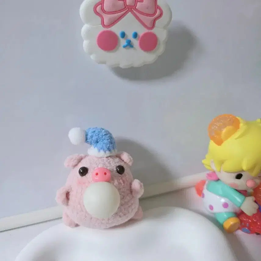 [BUNJANG] Handmade Crochet Pig Keychain/Bag Charm / 손뜨개 귀여운 풍선 부는 돼지 뜨개 인형 키링/가방고리 핸드메이드