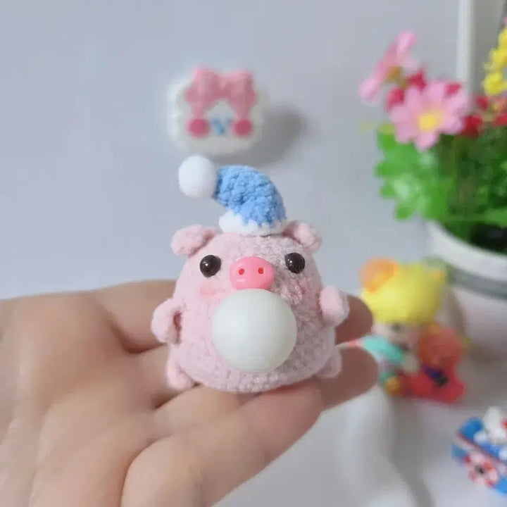 [BUNJANG] Handmade Crochet Pig Keychain/Bag Charm / 손뜨개 귀여운 풍선 부는 돼지 뜨개 인형 키링/가방고리 핸드메이드