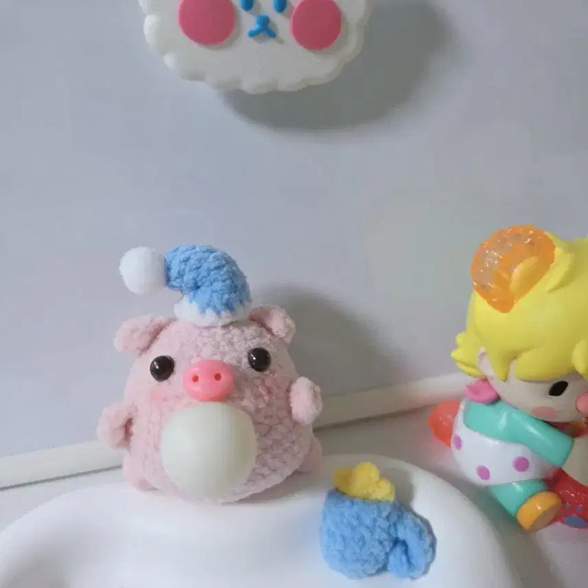 [BUNJANG] Handmade Crochet Pig Keychain/Bag Charm / 손뜨개 귀여운 풍선 부는 돼지 뜨개 인형 키링/가방고리 핸드메이드