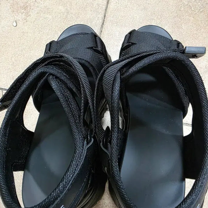 [SOLD OUT] KIEYE 블랙 통굽 샌들 11cm