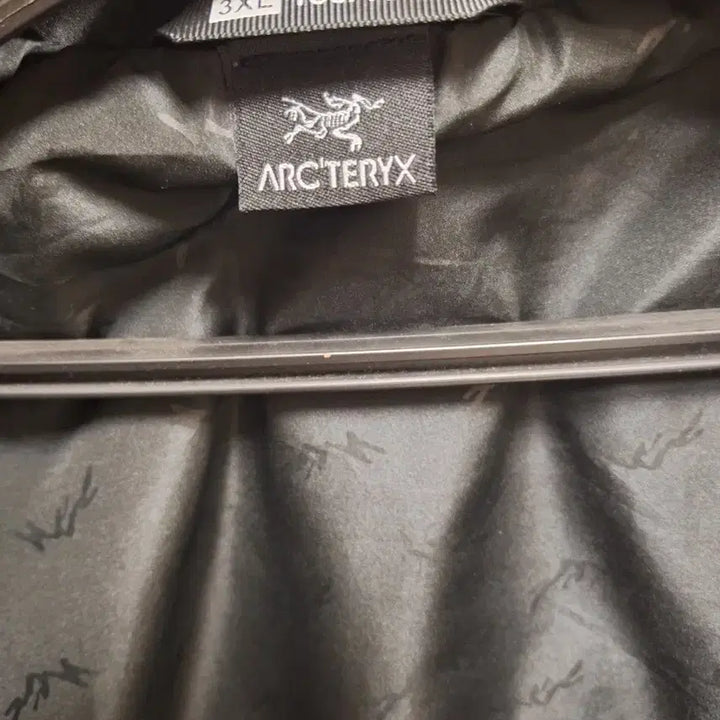 [BUNJANG] Arc'teryx Black Windbreaker Hooded Jacket (New) / 아크테릭스 블랙 바람막이 후드 자켓 새상품 급