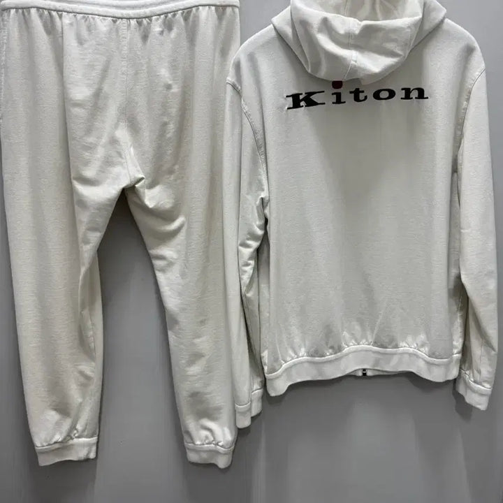 [BUNJANG] Keaton Logo Embroidered Hoodie Training Set / 키톤 로고 자수 후드 트레이닝 셋업