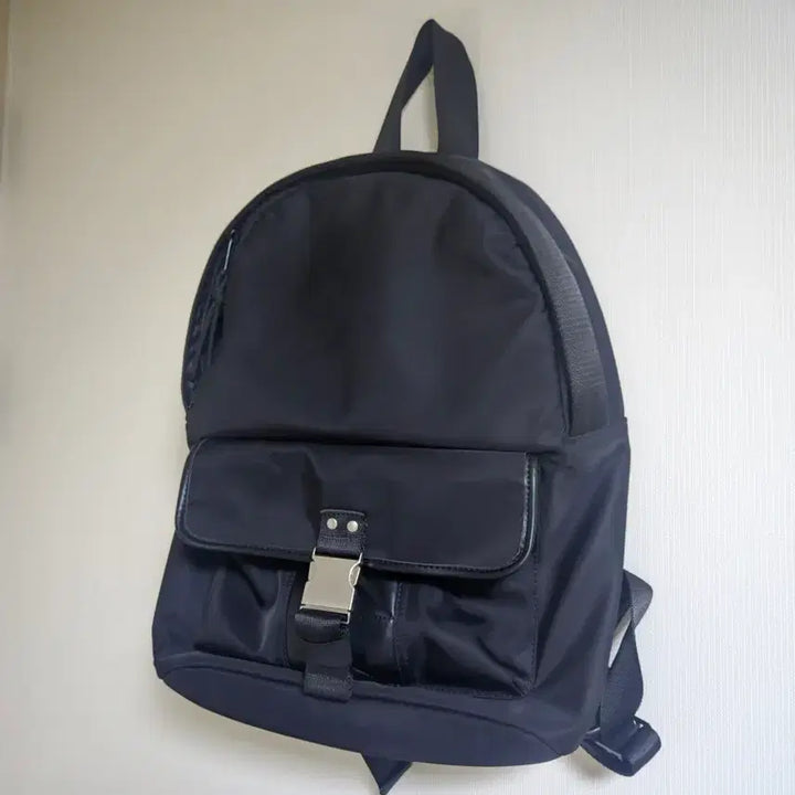 [BUNJANG] MAISONMINED BUCKLE STRAP HOBO BACKPACK / 메종미네드 백팩 BUCKLE STRAP HOBO BACKPACK