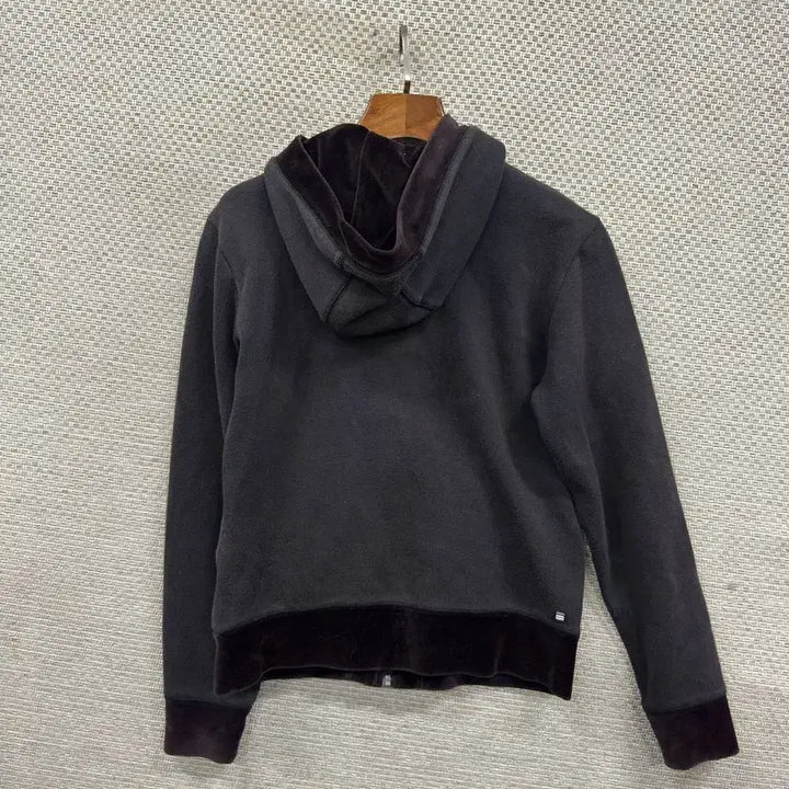 [SOLD OUT] 푸마 Y2K 사이드로고 후드집업 S M12316