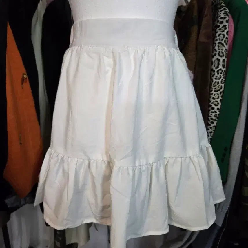 [BUNJANG] Zara Tweed Flare Jacket + White Frill Skirt / 자라 트위드 배색 플레어 자켓+화이트 프릴 스커트