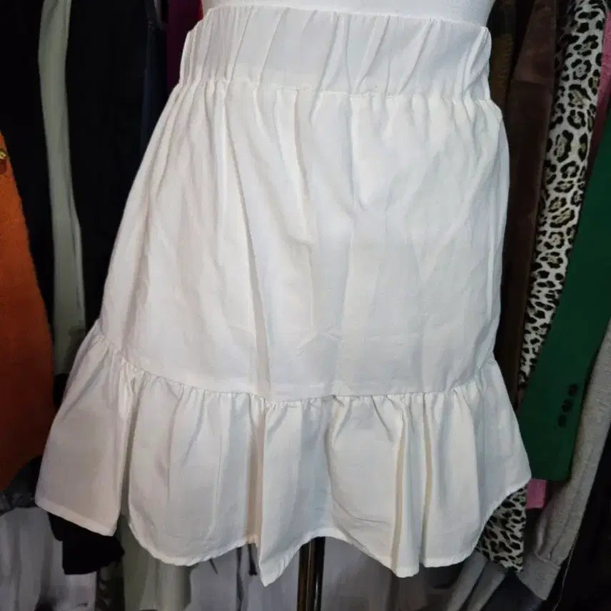 [BUNJANG] Zara Tweed Flare Jacket + White Frill Skirt / 자라 트위드 배색 플레어 자켓+화이트 프릴 스커트