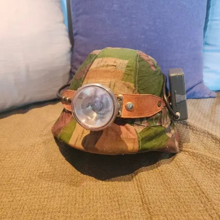 [BUNJANG] Swiss Army M18 Stahlhelm Bunker Lantern &amp; Helmet / WW2 이차세계대전 스워스군 슈탈헬름 벙커랜턴 M18 철모