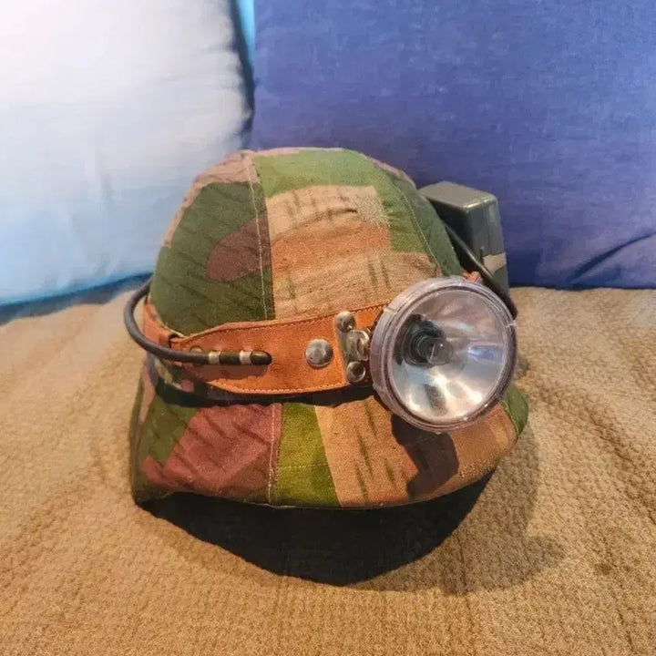 [BUNJANG] Swiss Army M18 Stahlhelm Bunker Lantern &amp; Helmet / WW2 이차세계대전 스워스군 슈탈헬름 벙커랜턴 M18 철모