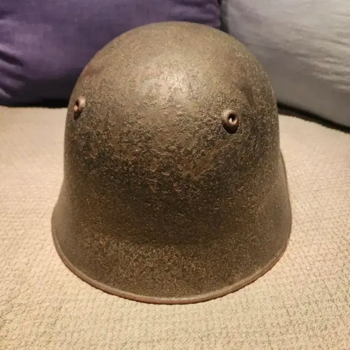 [BUNJANG] Swiss Army M18 Stahlhelm Bunker Lantern &amp; Helmet / WW2 이차세계대전 스워스군 슈탈헬름 벙커랜턴 M18 철모