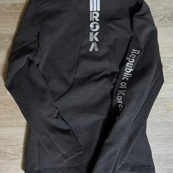 [BUNJANG] ROKA Winter Activity Top / ROKA 동계 활동복