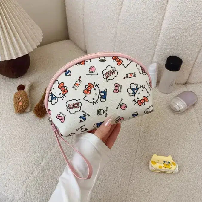 [SOLD OUT] 산리오 헬로키티 일러스트 반달 파우치 화장품 소지품