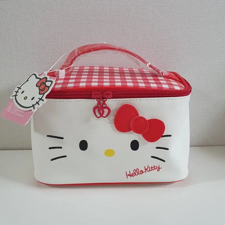 [BUNJANG] Sanrio Kitty Face Pouch / 산리오 키티 얼굴 파우치