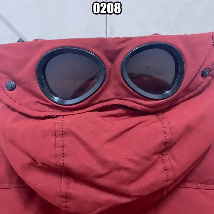 [BUNJANG] L 씨피 컴퍼니 레트로 00S 고글 패딩 / L 씨피 컴퍼니 레트로 00S 고글 패딩