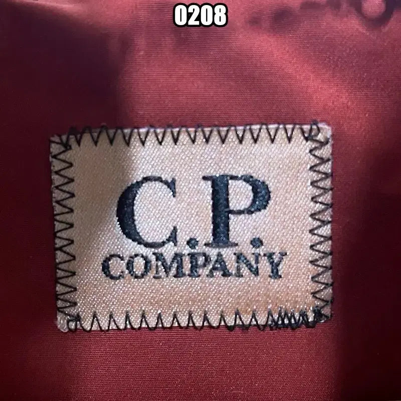 [BUNJANG] L 씨피 컴퍼니 레트로 00S 고글 패딩 / L 씨피 컴퍼니 레트로 00S 고글 패딩