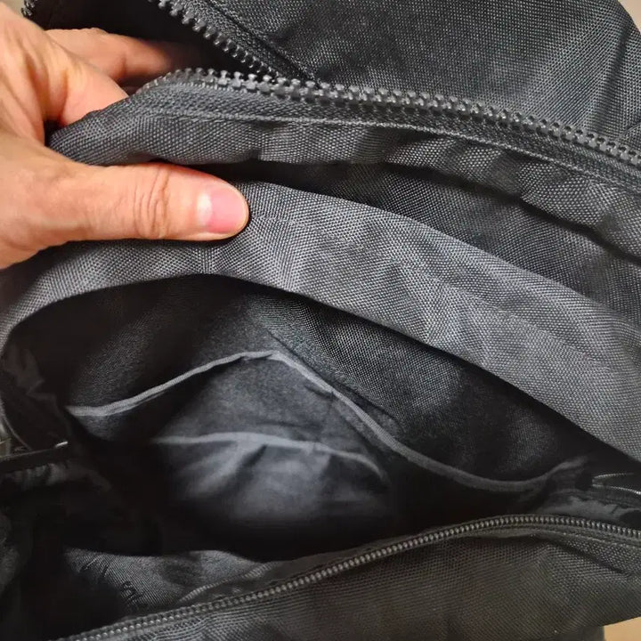 [BUNJANG] Fila Black Bag / 휠라 블랙백백