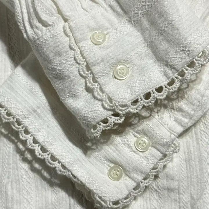 [BUNJANG] Without Summer Flip Blouse / 위드아웃썸머 플립 블라우스