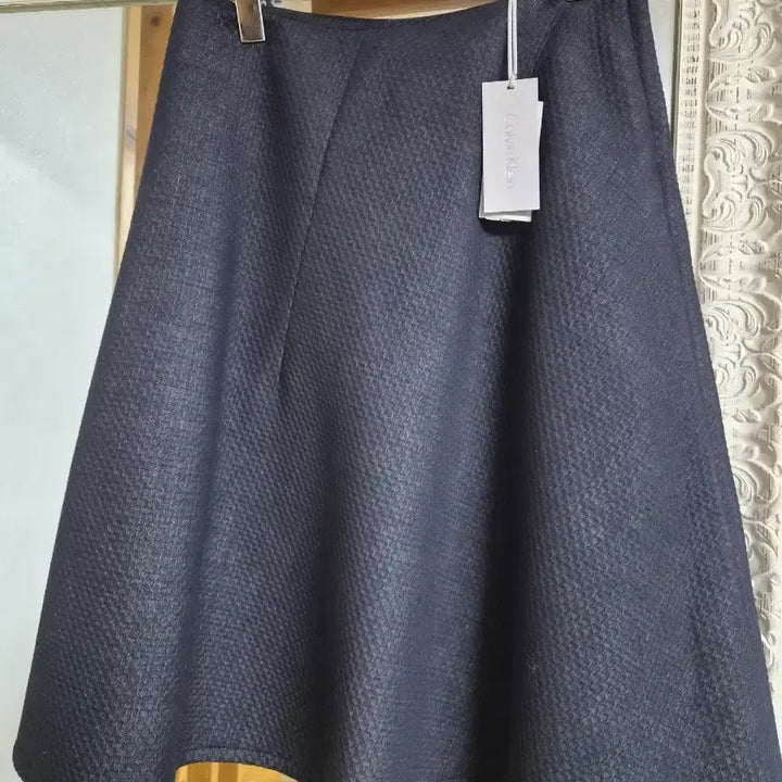 [BUNJANG] Calvin Klein Black Flare Skirt / 캘빈클라인 블랙 플레어 스커트 새상품