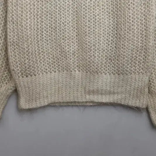 [BUNJANG] Vintage Knit Sweater [L] White / JPN 크림 펀칭 니트 [L] 빈티지 니트 / 화이트 니트/ 구제 니트