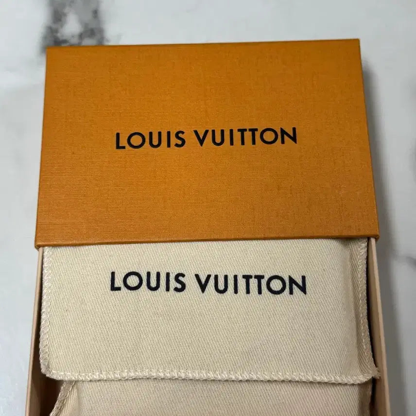 [BUNJANG] Louis Vuitton Capucines Pink Wallet / 루이비통 카퓌신 연핑크 반지갑 급처