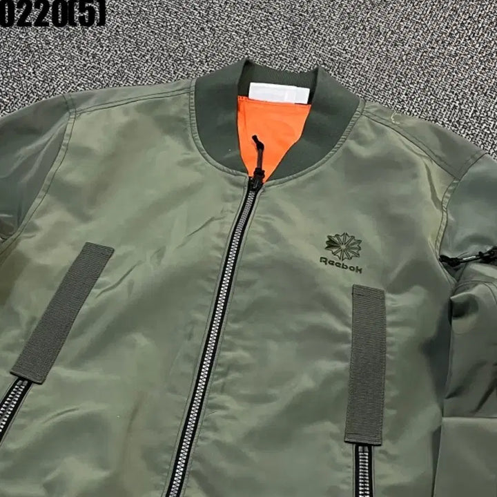 [BUNJANG] Reebok Bomber Jacket 100 / 리복 카키 봄버 자켓100 0220