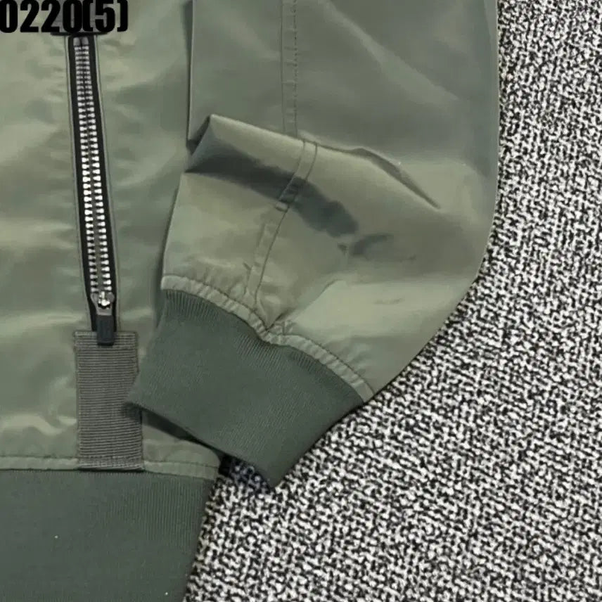 [BUNJANG] Reebok Bomber Jacket 100 / 리복 카키 봄버 자켓100 0220