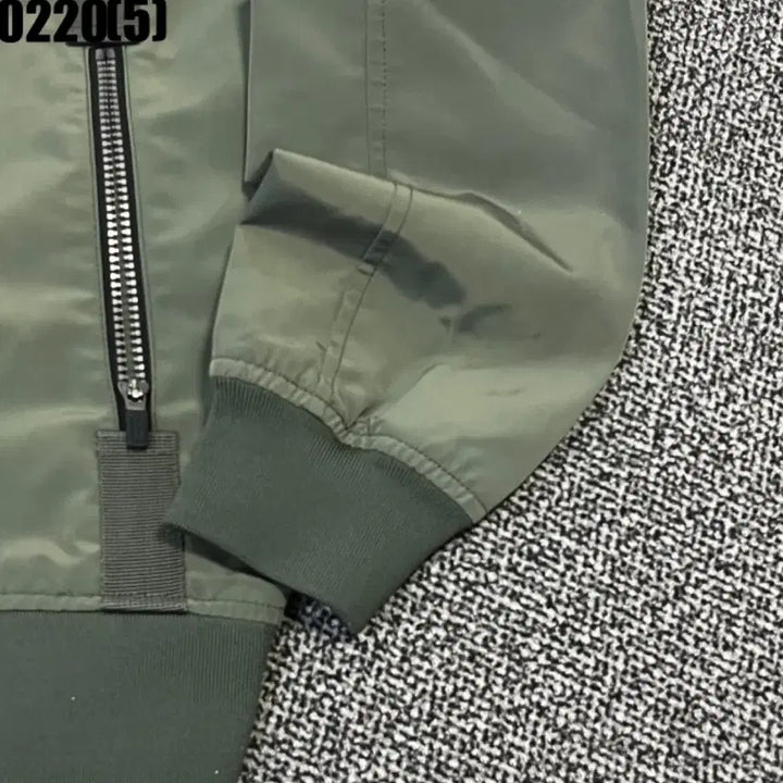 [BUNJANG] Reebok Bomber Jacket 100 / 리복 카키 봄버 자켓100 0220