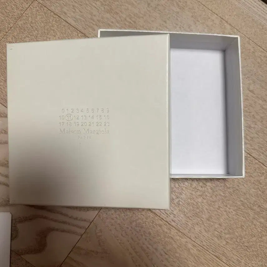 [BUNJANG] Maison Margiela Stitch Wallet / 마르지엘라 스티치 반지갑
