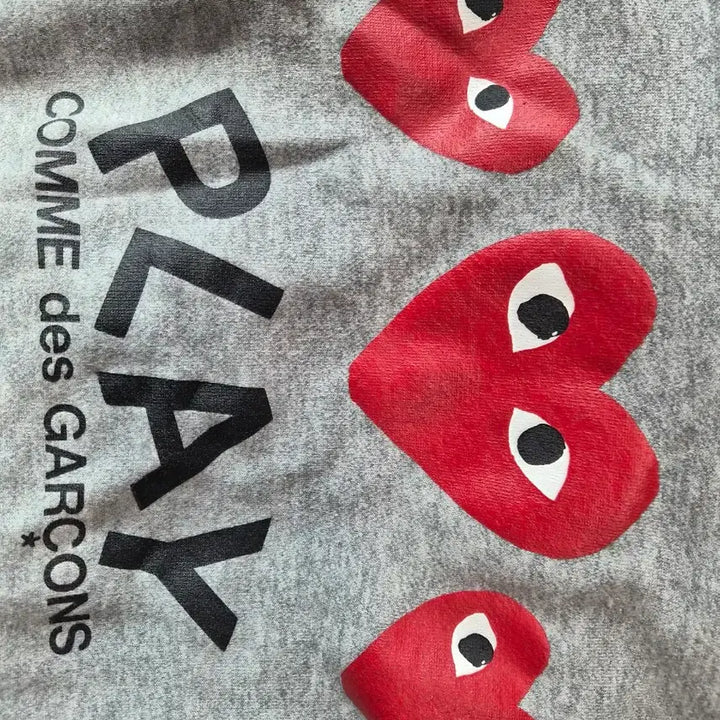 [SOLD OUT] 플레이 꼼데가르송 트랙탑 XXL 판매합니다~!