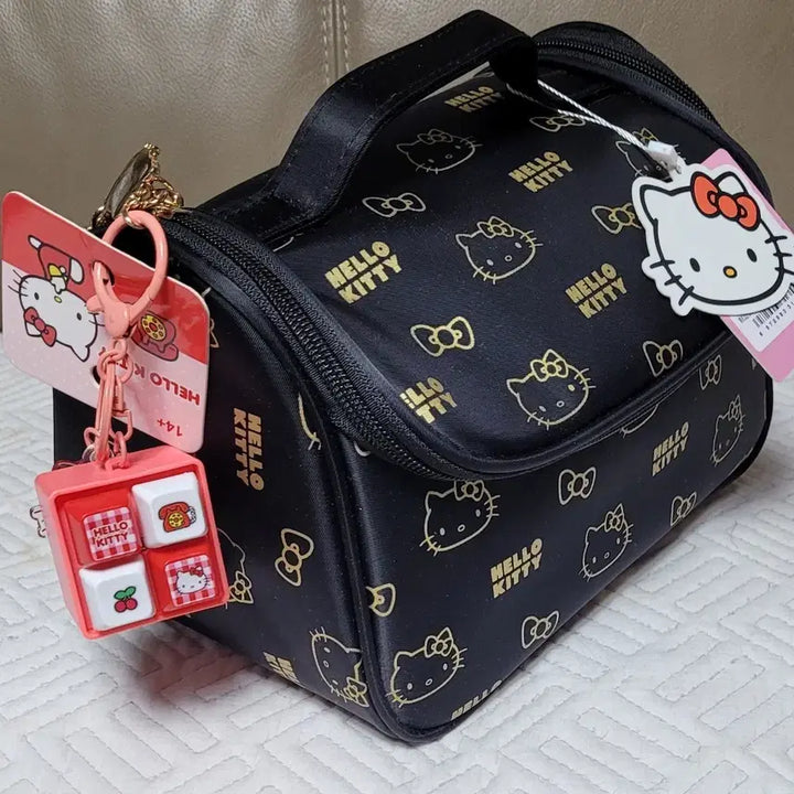 [BUNJANG] Hello Kitty Black Gold Pattern Pouch + Keycap Keyring Set / 헬로키티 블랙 금장 패턴 파우치+키캡키링 세트