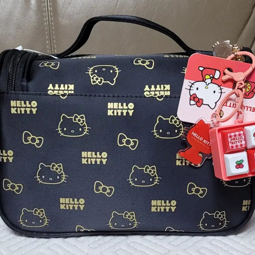 [BUNJANG] Hello Kitty Black Gold Pattern Pouch + Keycap Keyring Set / 헬로키티 블랙 금장 패턴 파우치+키캡키링 세트