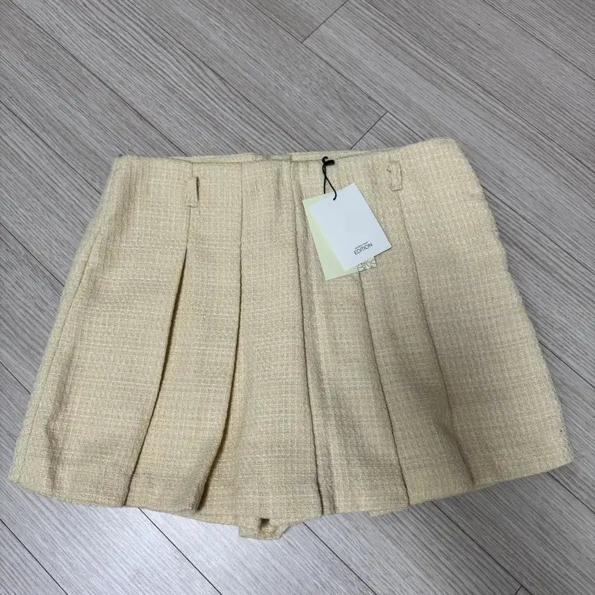 [BUNJANG] Me:B Tweed Mini Skirt (Skort) M / 메이빈스 트위드 미니 스커트 (치마바지)m 새상품 반값이하