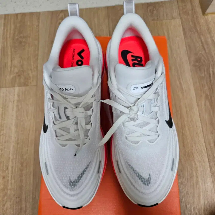 [BUNJANG] Nike Vomero Plus 260 / 나이키 보메로 플러스 260 정품 새상품급