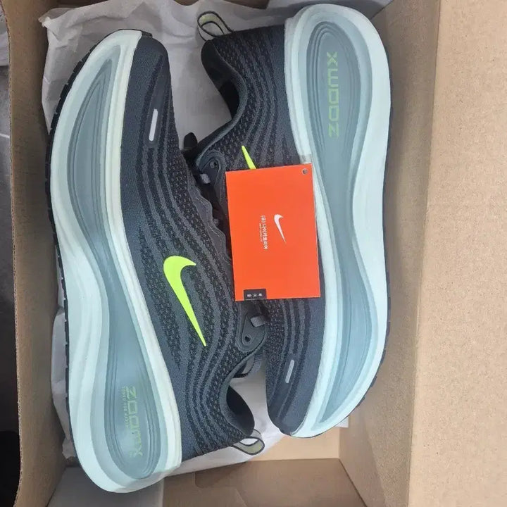 [BUNJANG] Nike Vomero Plus (280) / [풀박스] 나이키 보메로플러스 (280)