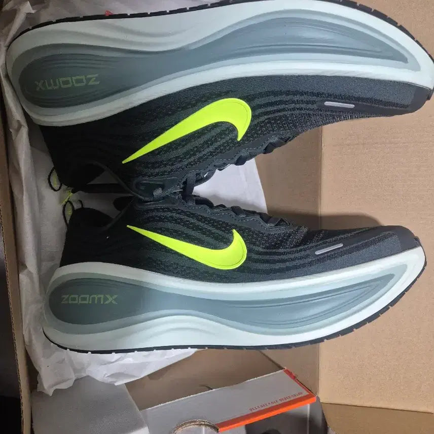 [BUNJANG] Nike Vomero Plus (280) / [풀박스] 나이키 보메로플러스 (280)