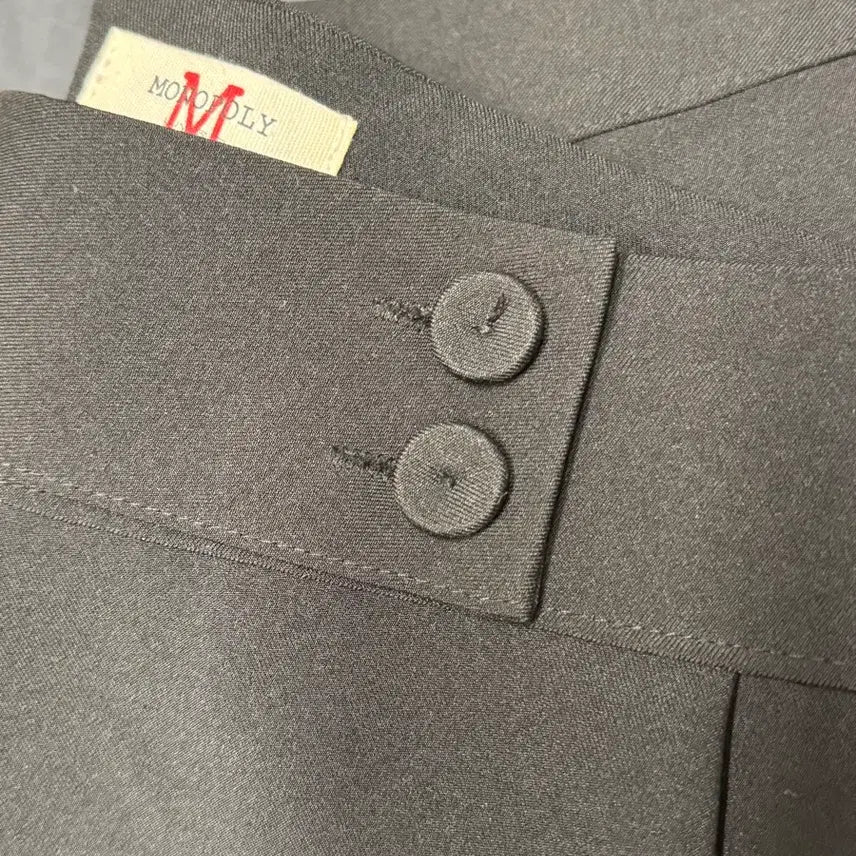 [BUNJANG] Monopoly Black Two-Button Slacks (Size M) / 모노폴리 블랙 투버튼 슬랙스 M사이즈