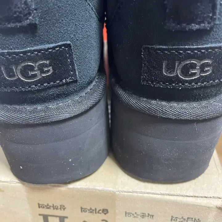 [BUNJANG] Black UGG Platform (Size 230) / 미국 어그 플랫폼 블랙 230사이즈
