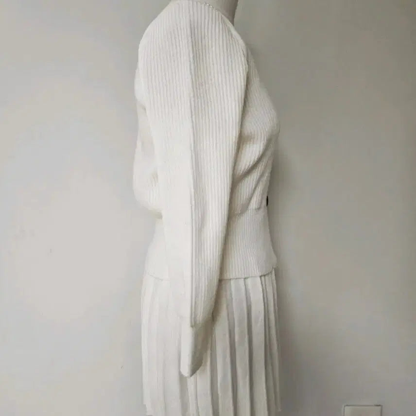 [BUNJANG] White Knit Cardigan Skirt Set / 세일바배))화이트 니트 가디건 스커트 세트