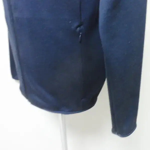 [BUNJANG] Adidas Women's Spring/Autumn Sports Training Top (Size 85) / (무료배송) 아디다스/정품/여성/춘추/스포츠/트레이닝 상의/85/새제품