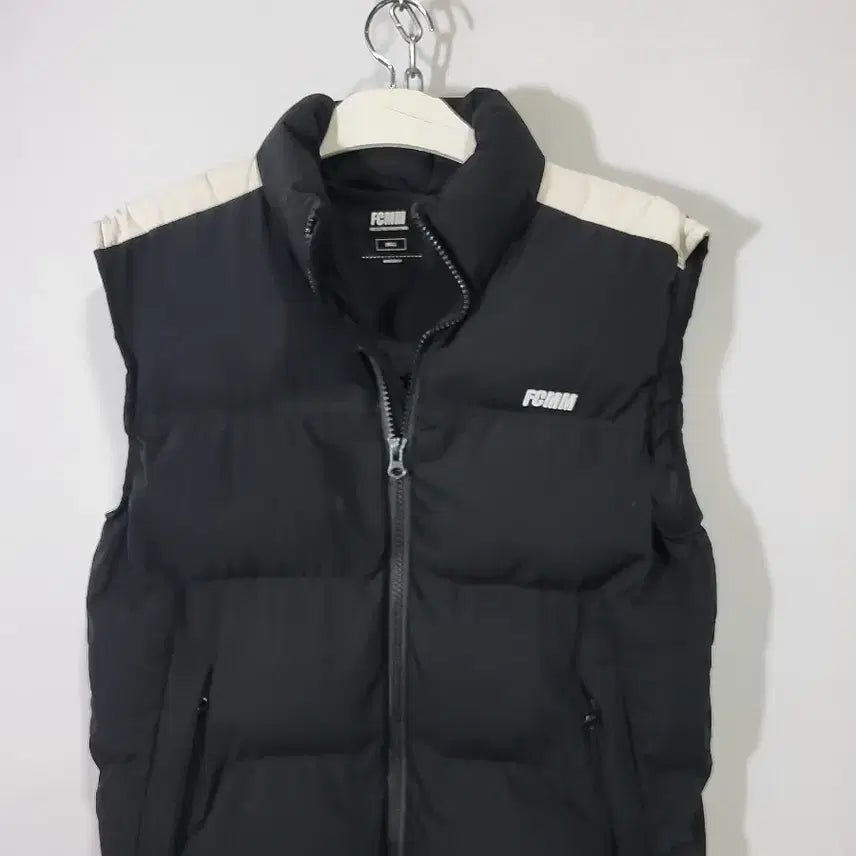 [BUNJANG] FCMN Padded Vest / FCMN 블랙 패딩 조끼
