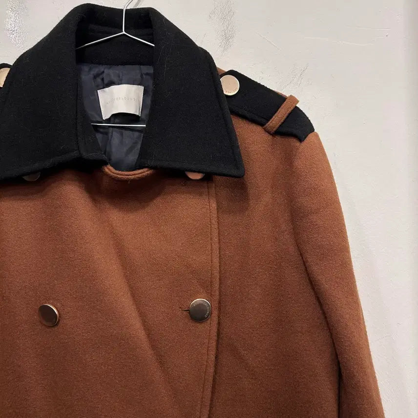 [BUNJANG] Another Lounge Wool Double Long Coat / 어나더라운지 배색 카라 견장 울 더블 롱코트