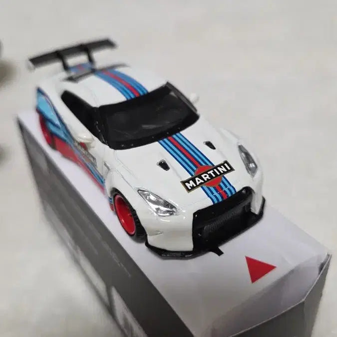 [BUNJANG] MINI GT LBWK Nissan GTR Martini Racing / MINI GT LBWK 닛산 GTR 마티니 레이싱
