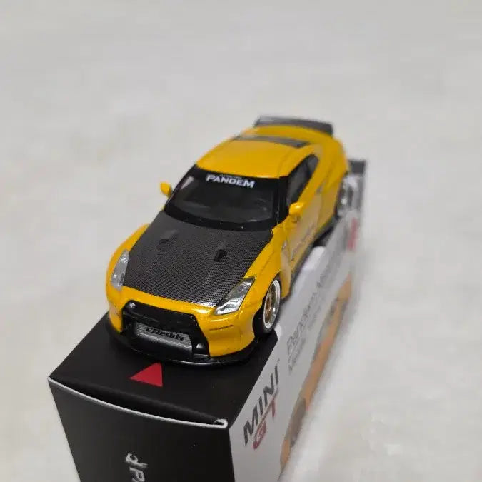 [BUNJANG] MINI GT Nissan GTR Yellow / MINI GT 판뎀 닛산 GTR 옐로우