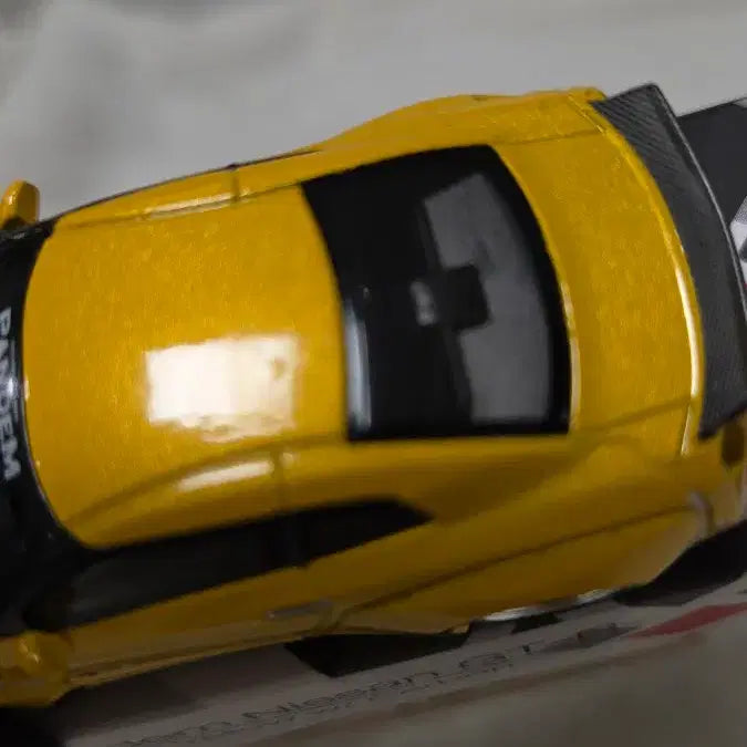 [BUNJANG] MINI GT Nissan GTR Yellow / MINI GT 판뎀 닛산 GTR 옐로우