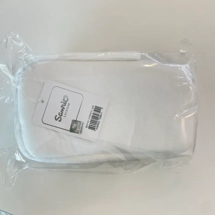 [BUNJANG] Sanrio Hello Kitty Silver Square Pouch Pencil Case / 새상품) 산리오 정품 헬로키티 실버 사각 파우치 필통