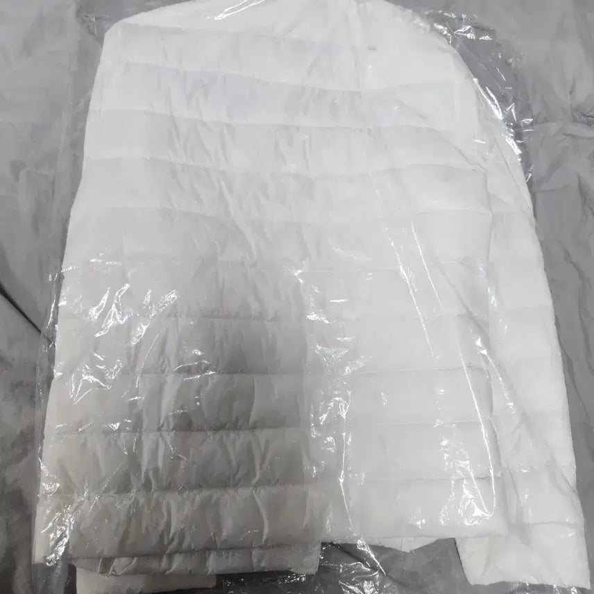 [BUNJANG] Lightweight White Padded Jacket / 화이트 경량 패딩 자켓 노카라 스타일