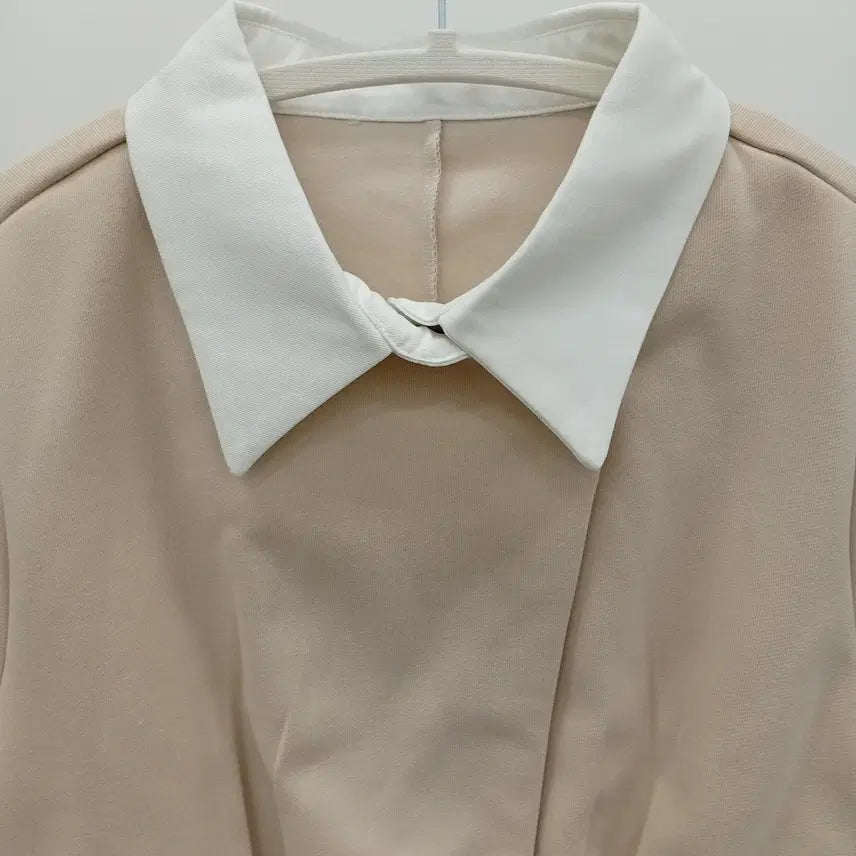 [BUNJANG] Kara Beige Jacket / 카라 베이지 자켓