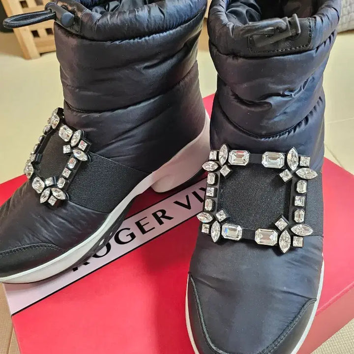 [BUNJANG] Roger Vivier Black Padded Boots / 로저비비에 블랙 패딩부츠