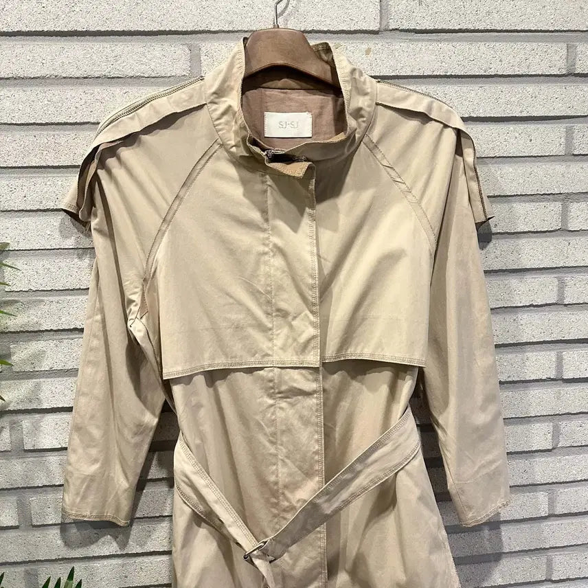 [BUNJANG] SJSJ Beige Trench Jacket / SJSJ 케이프 미디 트렌치 자켓 래글런 벨티드 하이넥 디테일 베이지