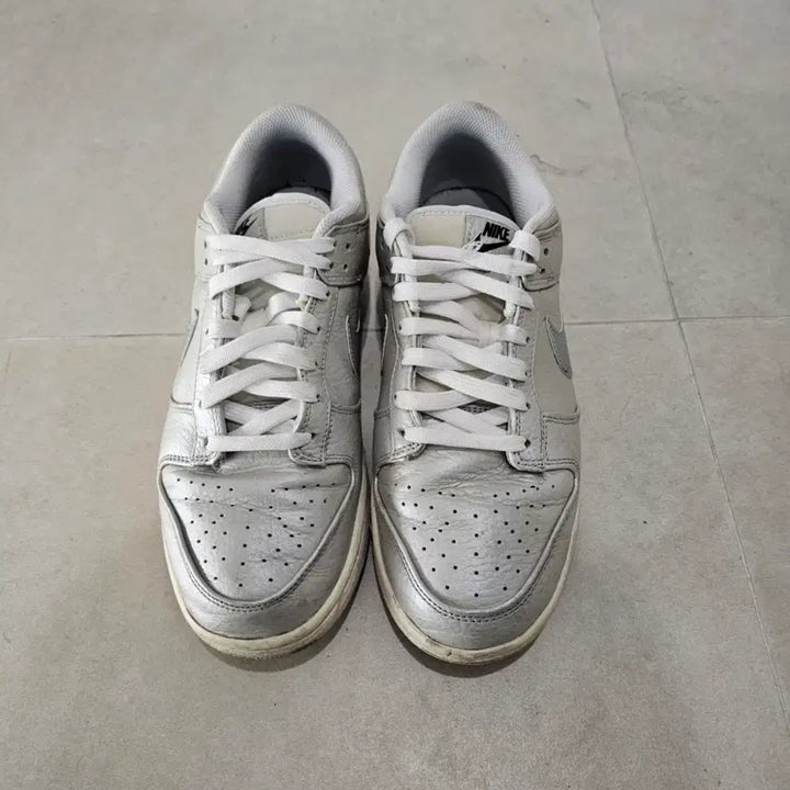 [BUNJANG] Nike Dunk Low Silver Sneakers / (280) 나이키 덩크 로우 실버 운동화